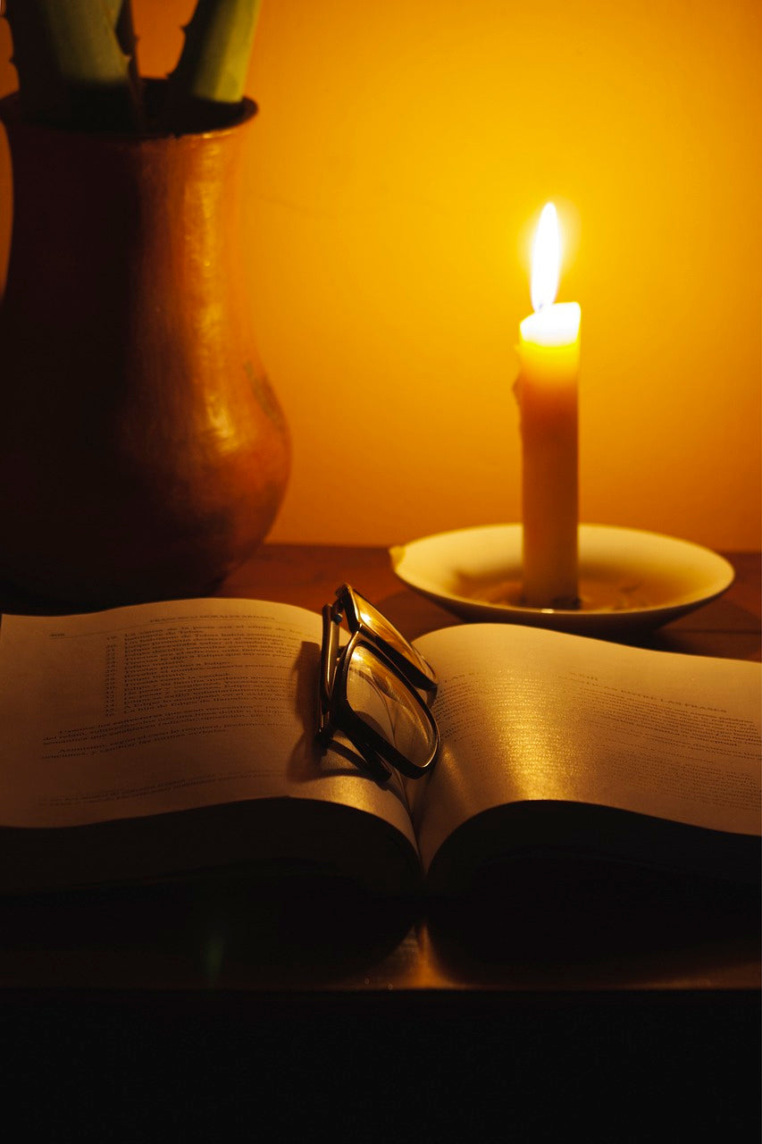 Why Beeswax Candles Are the Bees Knees (and Why You Should Light One Today!)