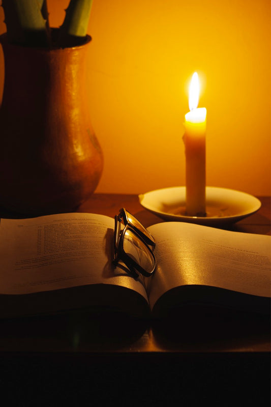 Why Beeswax Candles Are the Bees Knees (and Why You Should Light One Today!)