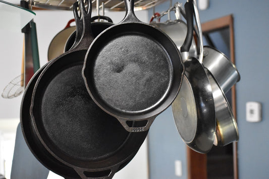 The Shocking Truth: Why Seasoned Cast Iron Beats Non-Stick Pans!