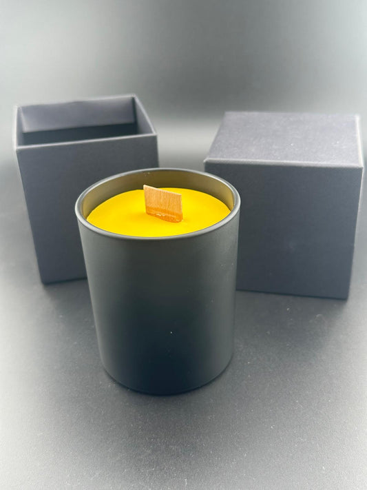 100% pure beeswax 20cl wooden wick candle made in Yorkshire UK side view