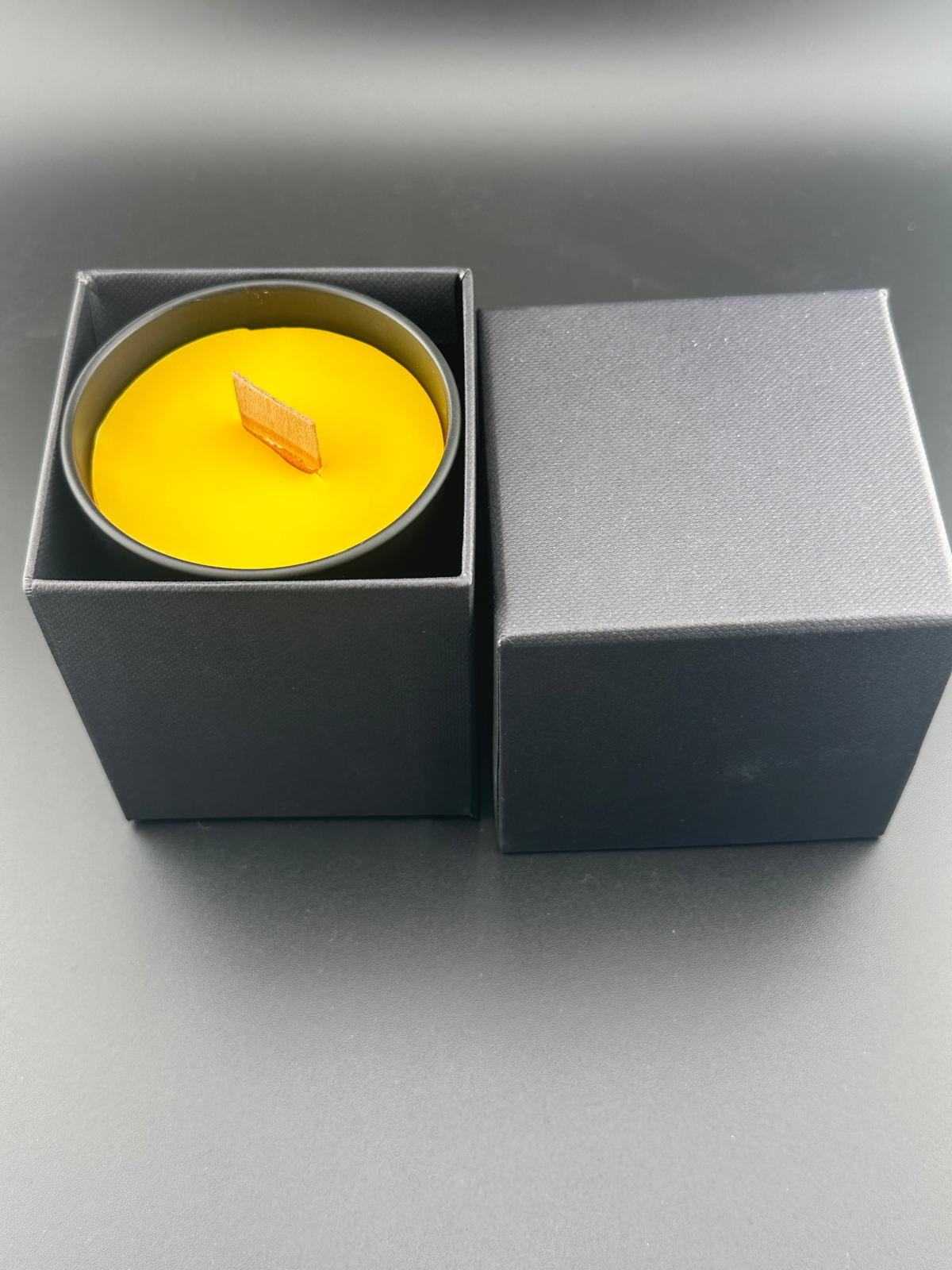 100% pure beeswax 20cl wooden wick candle made in Yorkshire UK top view